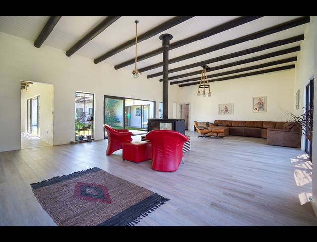 5 BEDROOM HOUSE FOR SALE IN MORNING STAR